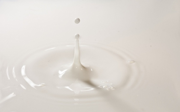 Напитки молокосодержащие с низкой гипоаллергенностью на основе сыворотки